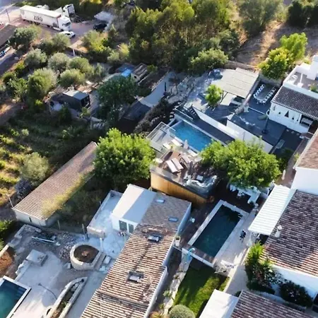 Charming With Terrace In Sao Bras De Alportel, 32 M² Appartement *