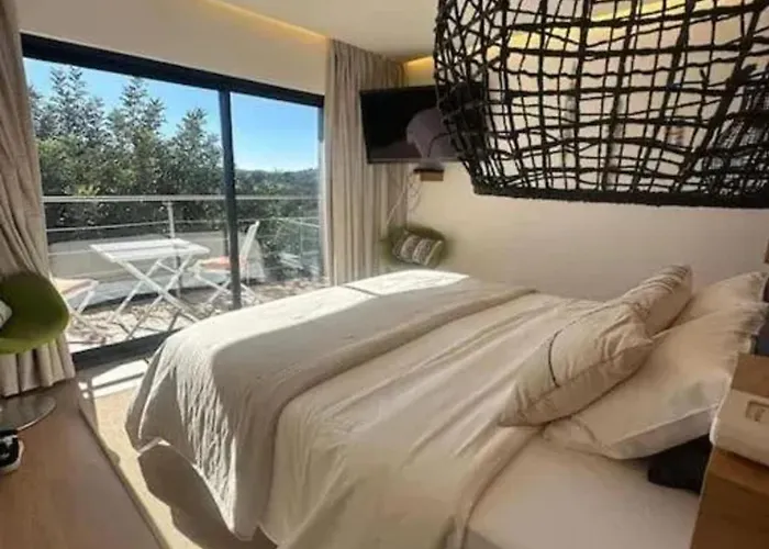 Charming With Terrace In Sao Bras De Alportel, 32 M²