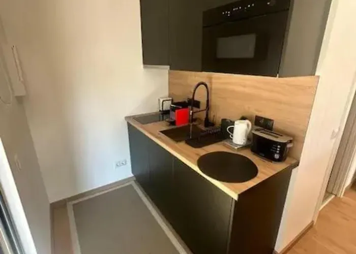 Charming With Terrace In Sao Bras De Alportel, 32 M² アパート