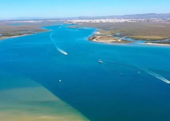 Charming With Terrace In Sao Bras De Alportel, 32 M²