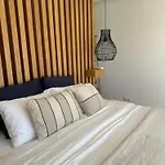 Charming With Terrace In Sao Bras De Alportel, 32 M² アパート